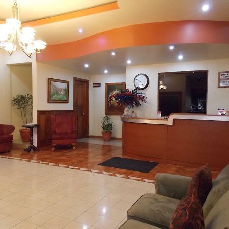 Hotel Anna Inn Olintepeque Екстер'єр фото