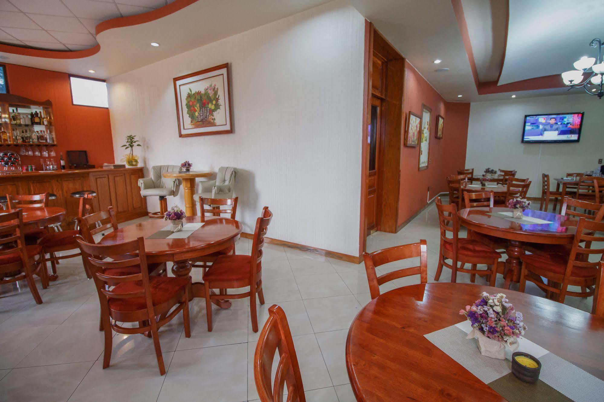 Hotel Anna Inn Olintepeque Екстер'єр фото