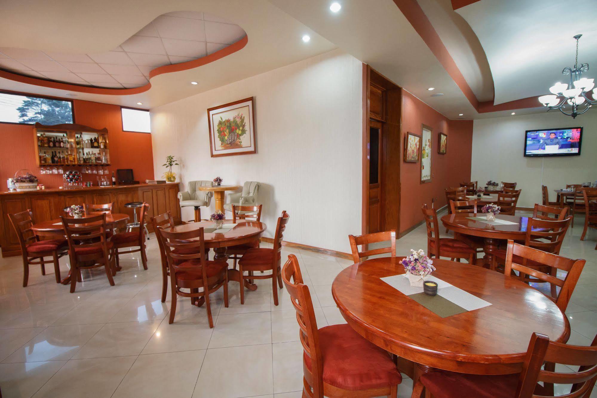 Hotel Anna Inn Olintepeque Екстер'єр фото