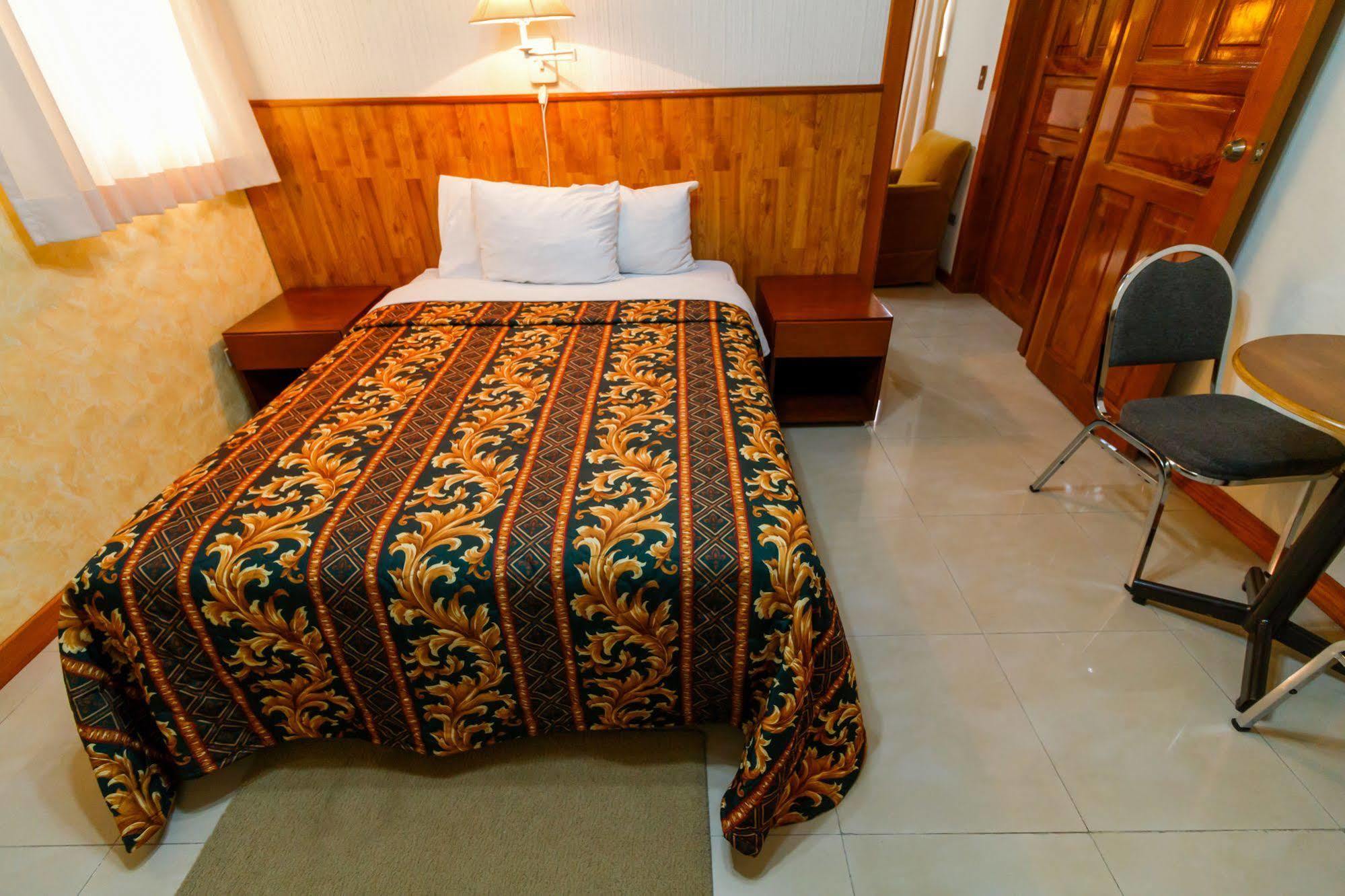 Hotel Anna Inn Olintepeque Екстер'єр фото