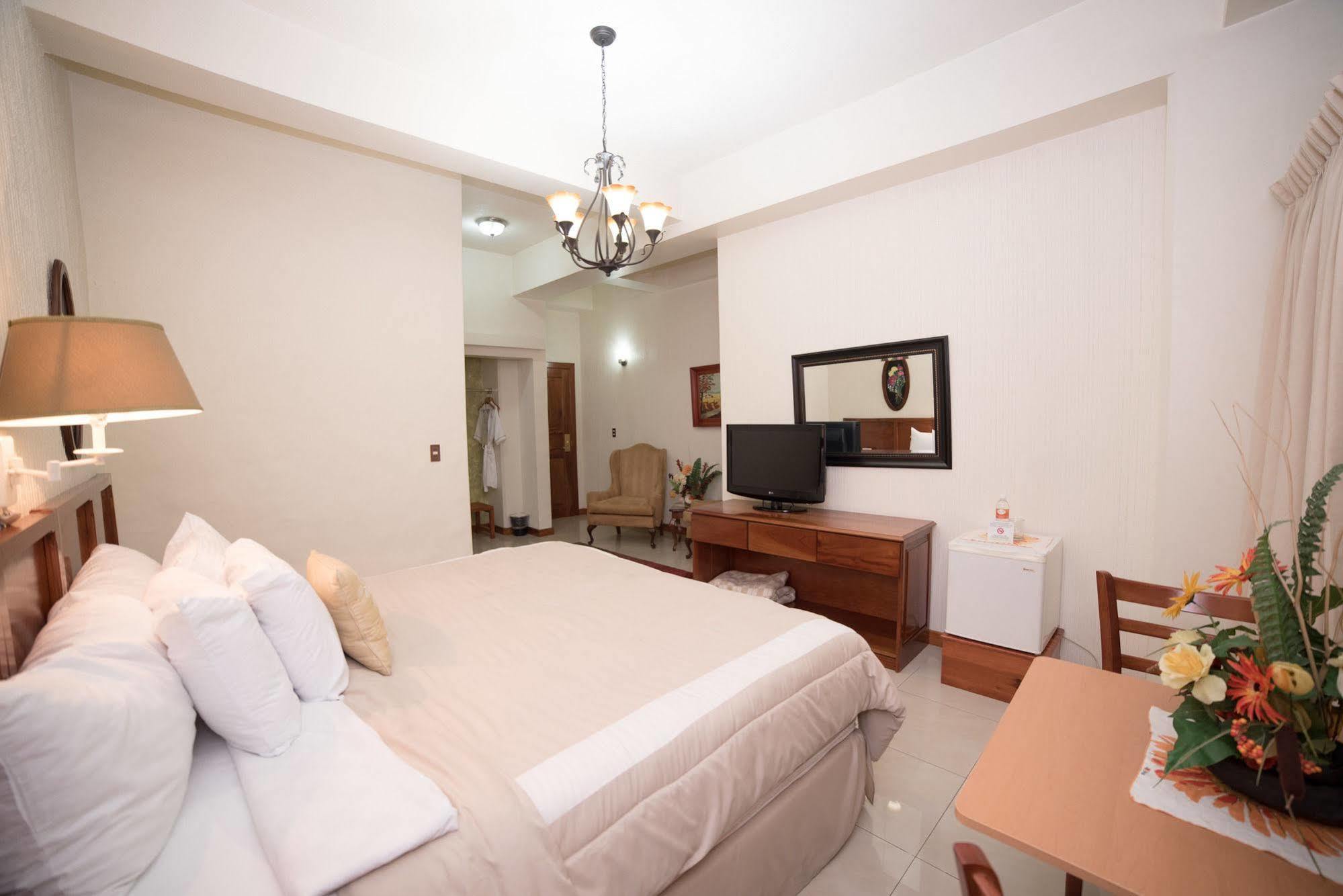 Hotel Anna Inn Olintepeque Екстер'єр фото