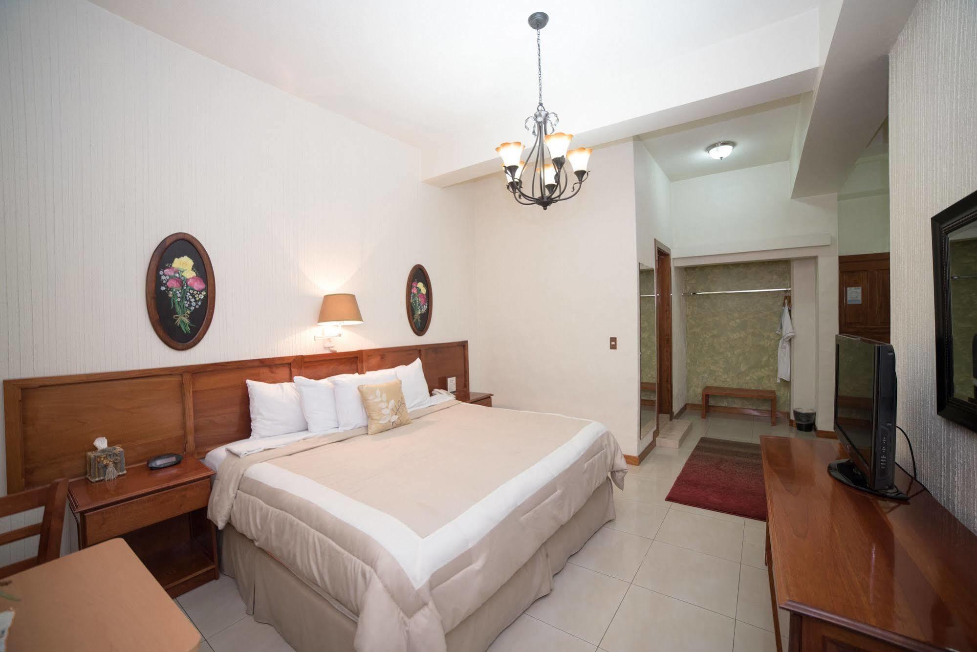 Hotel Anna Inn Olintepeque Екстер'єр фото