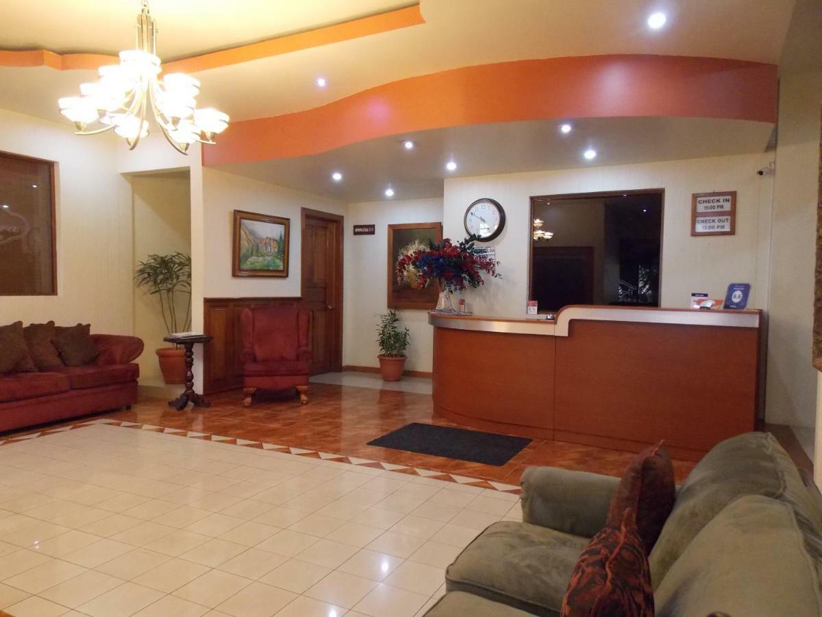 Hotel Anna Inn Olintepeque Екстер'єр фото